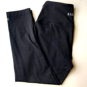 NOBULL Womens Crop Bottom